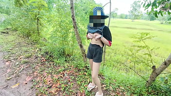 Thai Girl Jalan-jalan Pamer Memek Di Pinggir Jalan, Suara Asli Menggoda