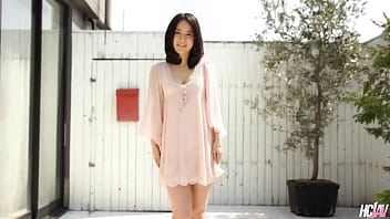 Gadis Jepang Ayumi Iwasa Duduk Di Atas Kontol Keras Dan Dipenuhi Sampai Tumpah