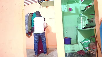 Keponakan Menghajar Pantat Bibi Seksi Sampai Robek