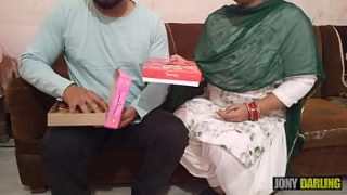 Malam Diwali, Merayakan Dengan Meledakkan Petasan Di Celah Memek Tante Yang Panas