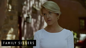 Milf Hot Blonde Kit Mercer Menggoda Dan Menghisap Kontol Anak Tirinya Van Wylde – Selingkuh Keluarga Yang Panas