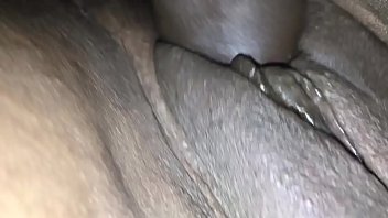 Gadis India Yang Menggoda Dengan Lekuk Tubuh Yang Memabukkan