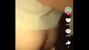 Gadis Seksi Menggoda Dengan Tubuh Mempesona