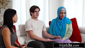 Ketika Memperkenalkan Pacar Muslim Ke Orang Tua Dan Berakhir Dengan Adegan Panas Yang Tak Terduga