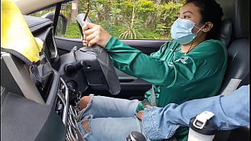 Sopir Grab Cewek Asia Tawarkan Layanan Mesum Pada Penumpang Demi Uang Tip