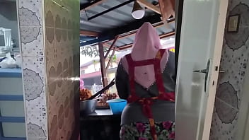 Sensual Muslimah Indonesia Berbadan Montok Dan Menggoda