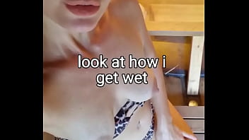 Seksi Brunette Asia Dengan Tato Hot Menggoda Dalam Bikini