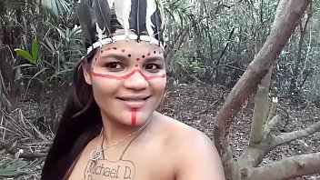 Tigresa Vip Se Disfarça De índia E Ataca O Lenhador, Mas Ele Mete Sem Dó No Rabo Dela