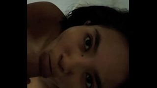 Istriku Yang Manis Menelan Sperma Ku Untuk Pertama Kali Dan Tertawa Karena Tanpa Sengaja Menggigit Kontolku
