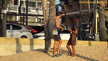 Gila! Pengalaman Pertama Anal Seks Dengan Cewek Thailand Super Seksi Dan Menggoda