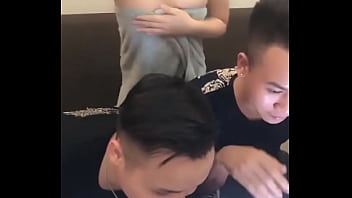 Cô Gái Việt Nóng Bỏng Phô Bày Thân Thể Trần Truồng Khi Livestream