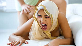 Membujuk Pacar Berhijab Yang Dilarang Bercinta Karena Budaya Untuk Bersetubuh – Nafsu Membara Pada Hijab