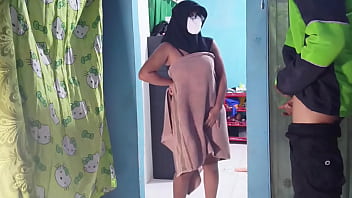 Tertangkap Basah Ojol Saat Aku Lagi Ngentot Sendiri