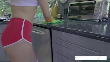 Dia Membuka Pintu Nafsu Setelah Selesai Di Dapur