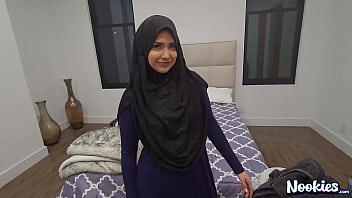 Ngentot Maribel Berhijab Di Kasur (pov)