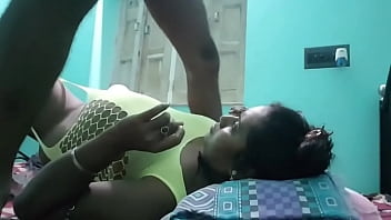 Sensual Bhabhi India Menggoda Dengan Face Fuck Yang Menggairahkan