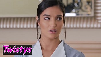 Gadis-gadis Yang Tunduk Dan Menggoda – India Summer Dan Emily Willis Dalam Permainan Sensual Di Twistys