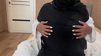 Jasmine Si Ibu-ibu Arab Tak Pakai Celana Dalam