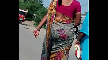 Paha Montok Mengintip Dari Balik Saree